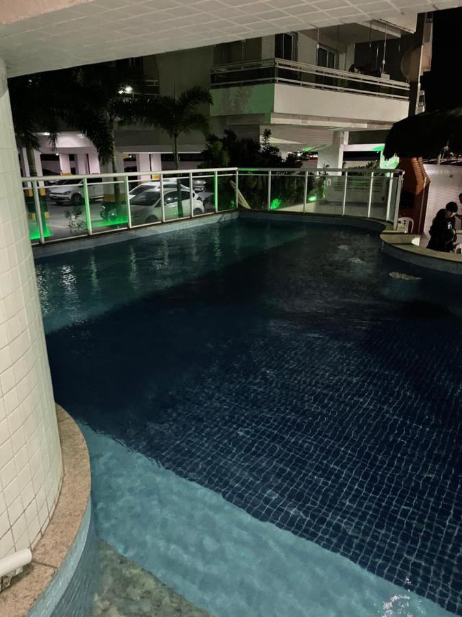 Apartamento com varanda e piscina Cabo Frio Esterno foto