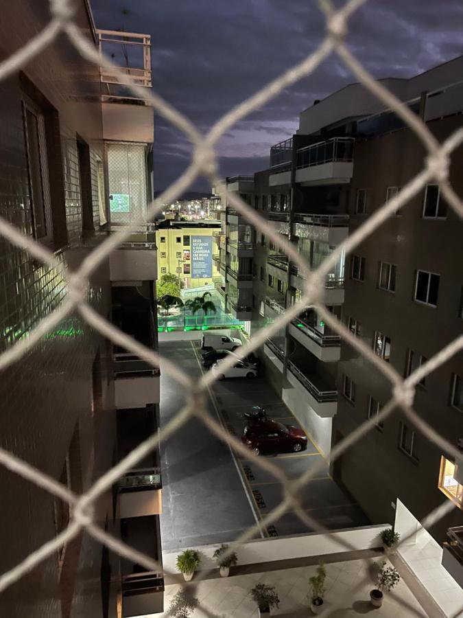 Apartamento com varanda e piscina Cabo Frio Esterno foto