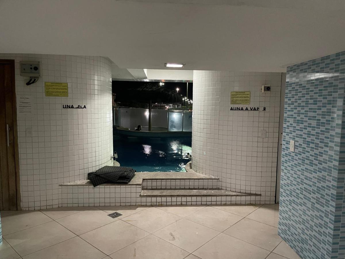 Apartamento com varanda e piscina Cabo Frio Esterno foto