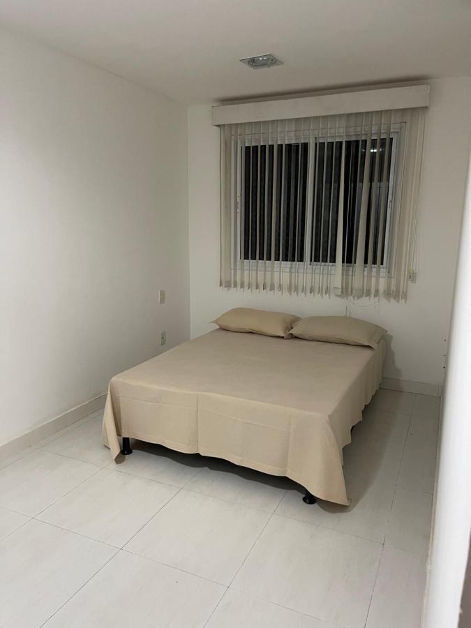 Apartamento com varanda e piscina Cabo Frio Esterno foto