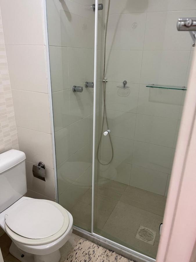 Apartamento com varanda e piscina Cabo Frio Esterno foto